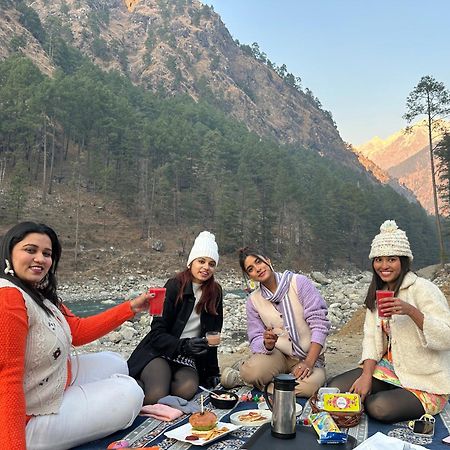 Hotel The Royal Orchard Kasol Exterior foto