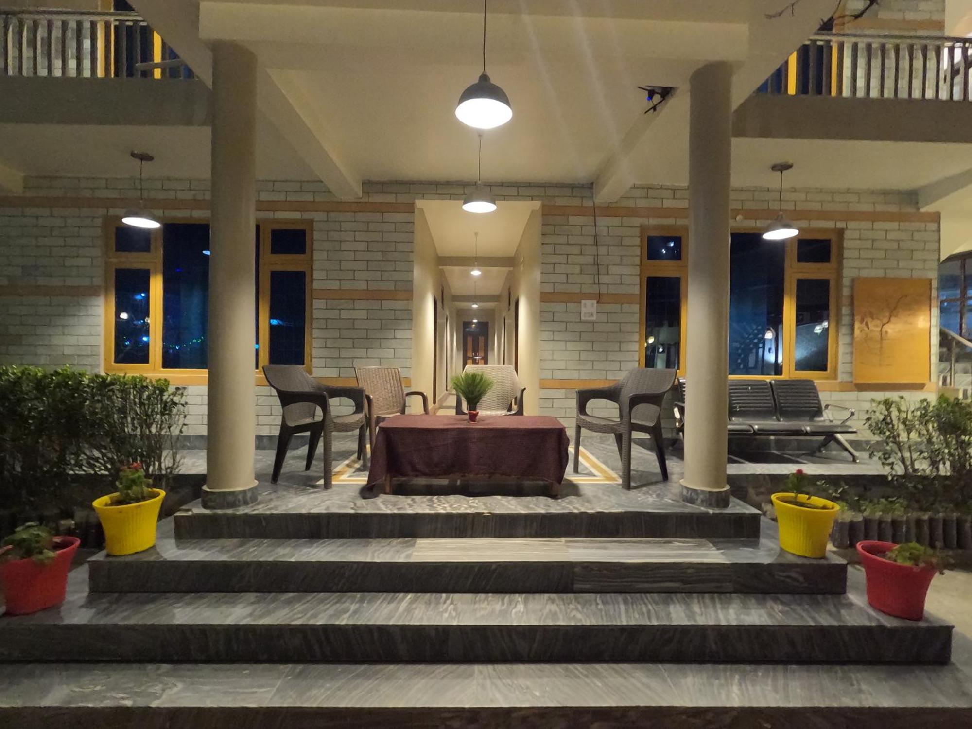 Hotel The Royal Orchard Kasol Exterior foto
