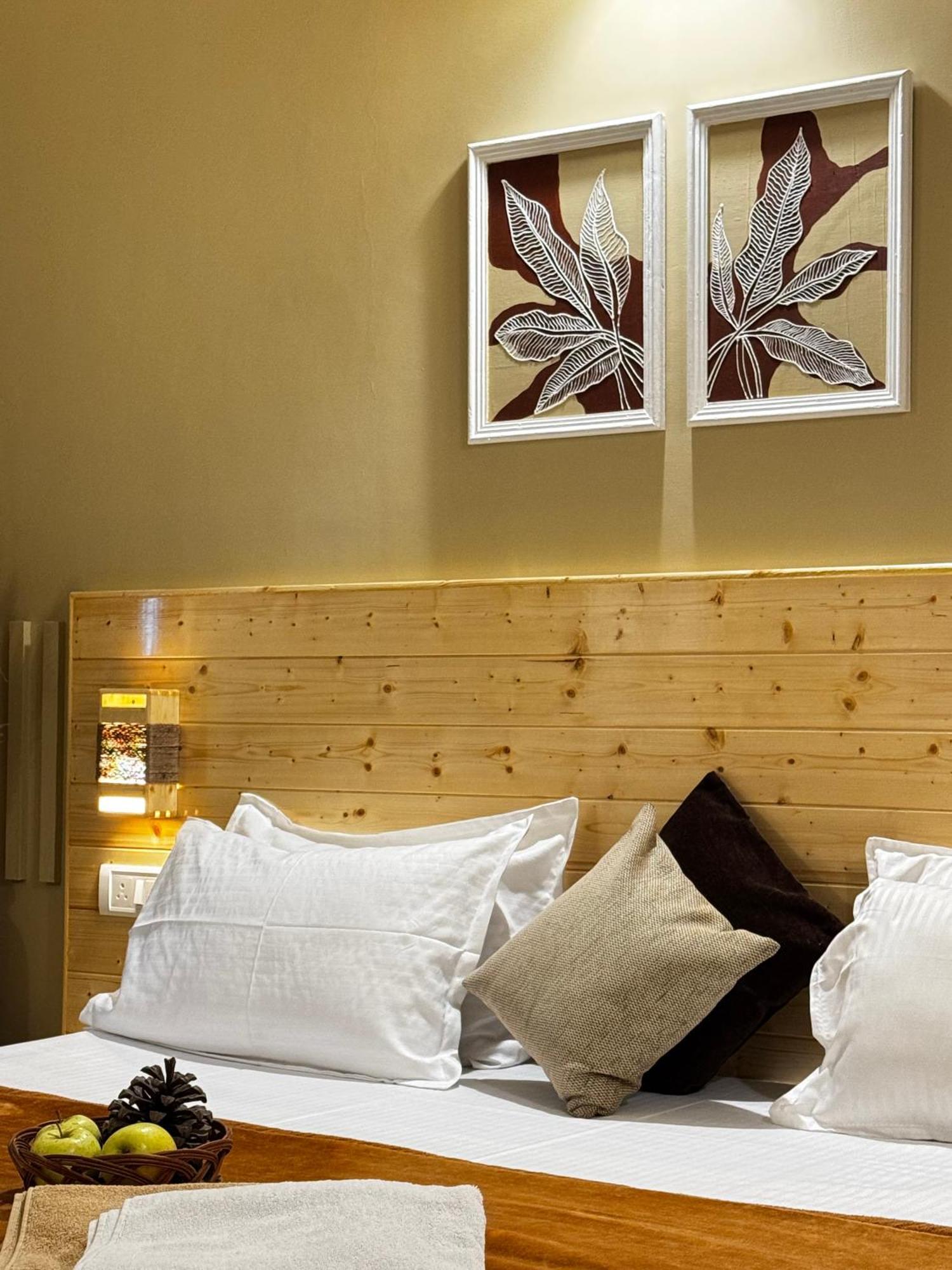 Hotel The Royal Orchard Kasol Exterior foto