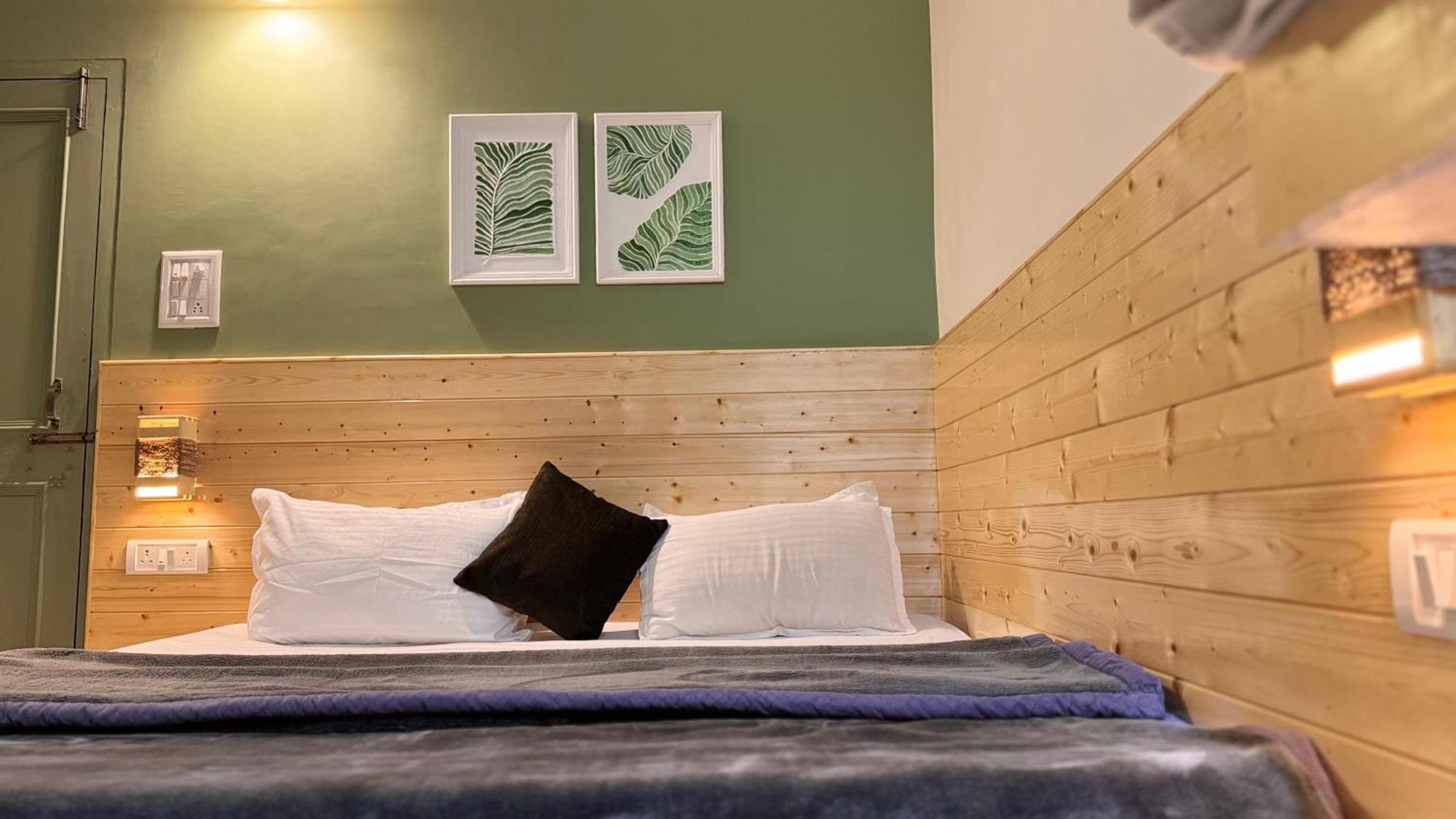 Hotel The Royal Orchard Kasol Exterior foto